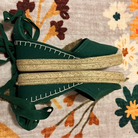 Like NEW Emerald Green Espadrille Flats - Picture 4 of 4